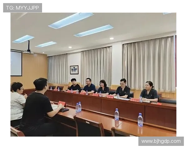 重庆足球队的耐力之路：从拼搏到荣耀的坚韧历程探讨