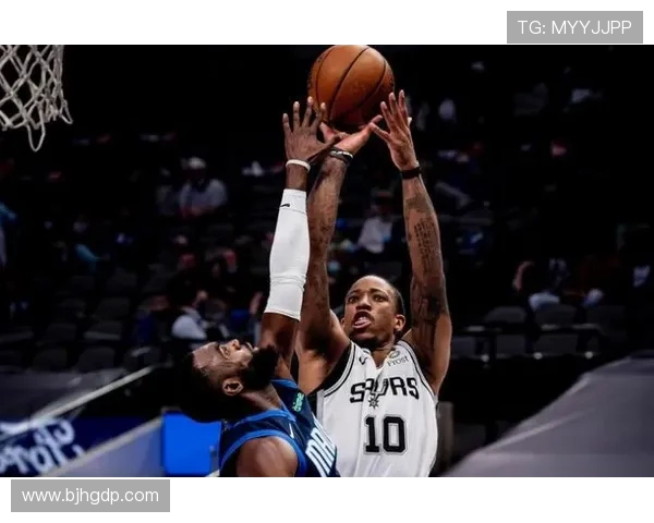 骑士与马刺激战三月十三夜精彩对决引发球迷热议